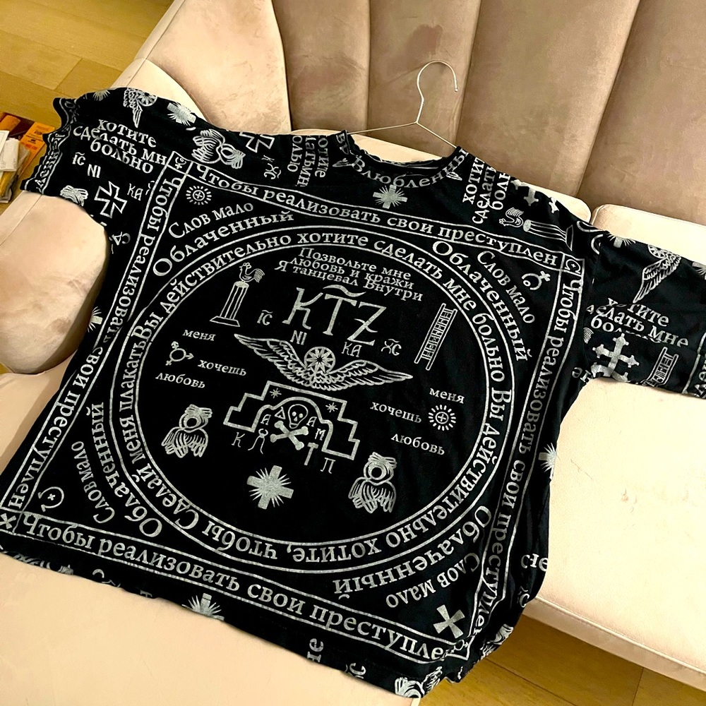 KTZ Kokon to Zai Church Print Oversized T-shirt